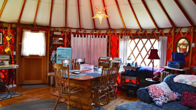 Sunset View Yurt of Applegate Valley